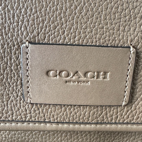 Coach Brown Leather Men's Messenger Bag like new! - Picture 6 of 17